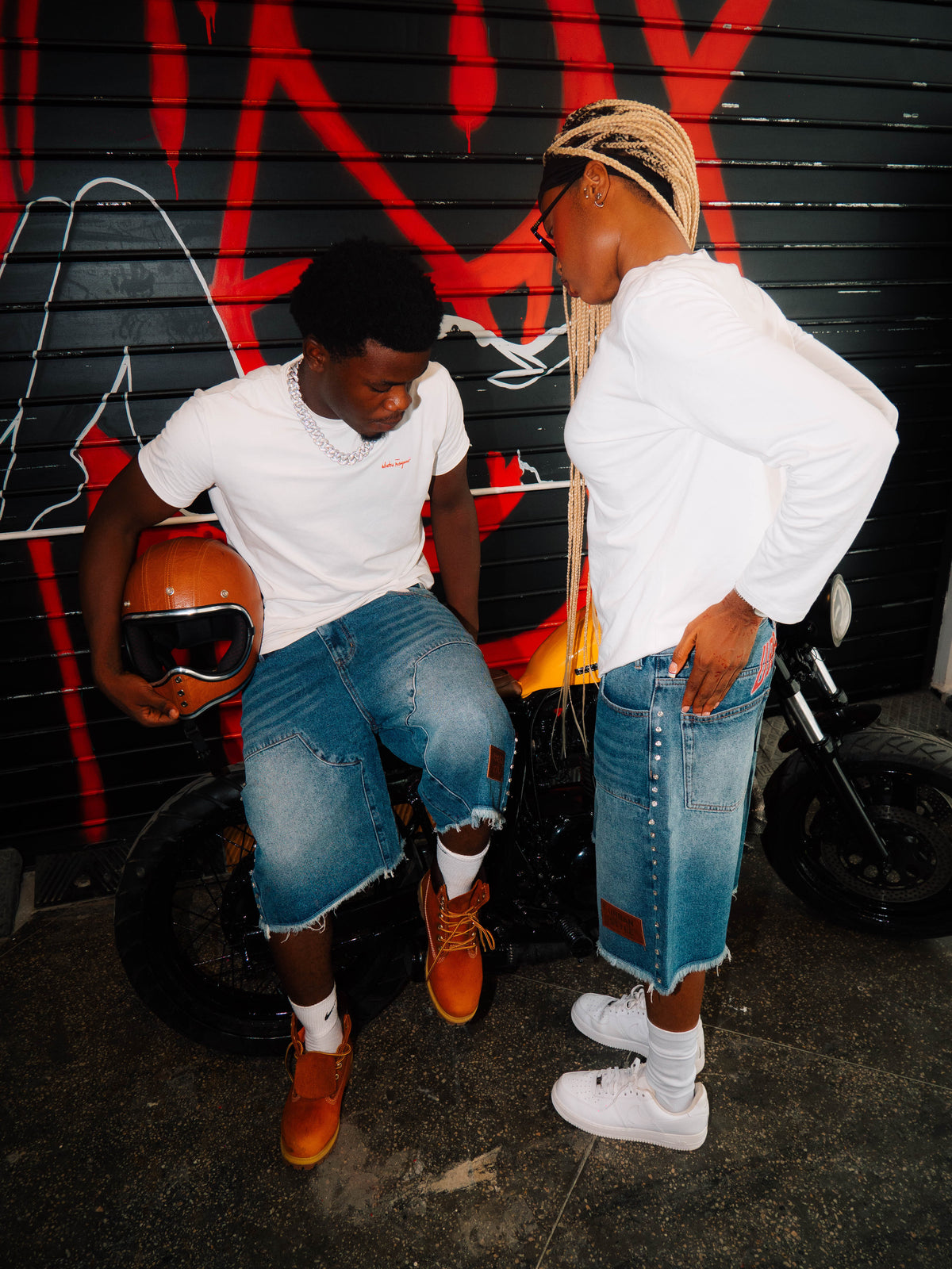 06 lookbook two model seated